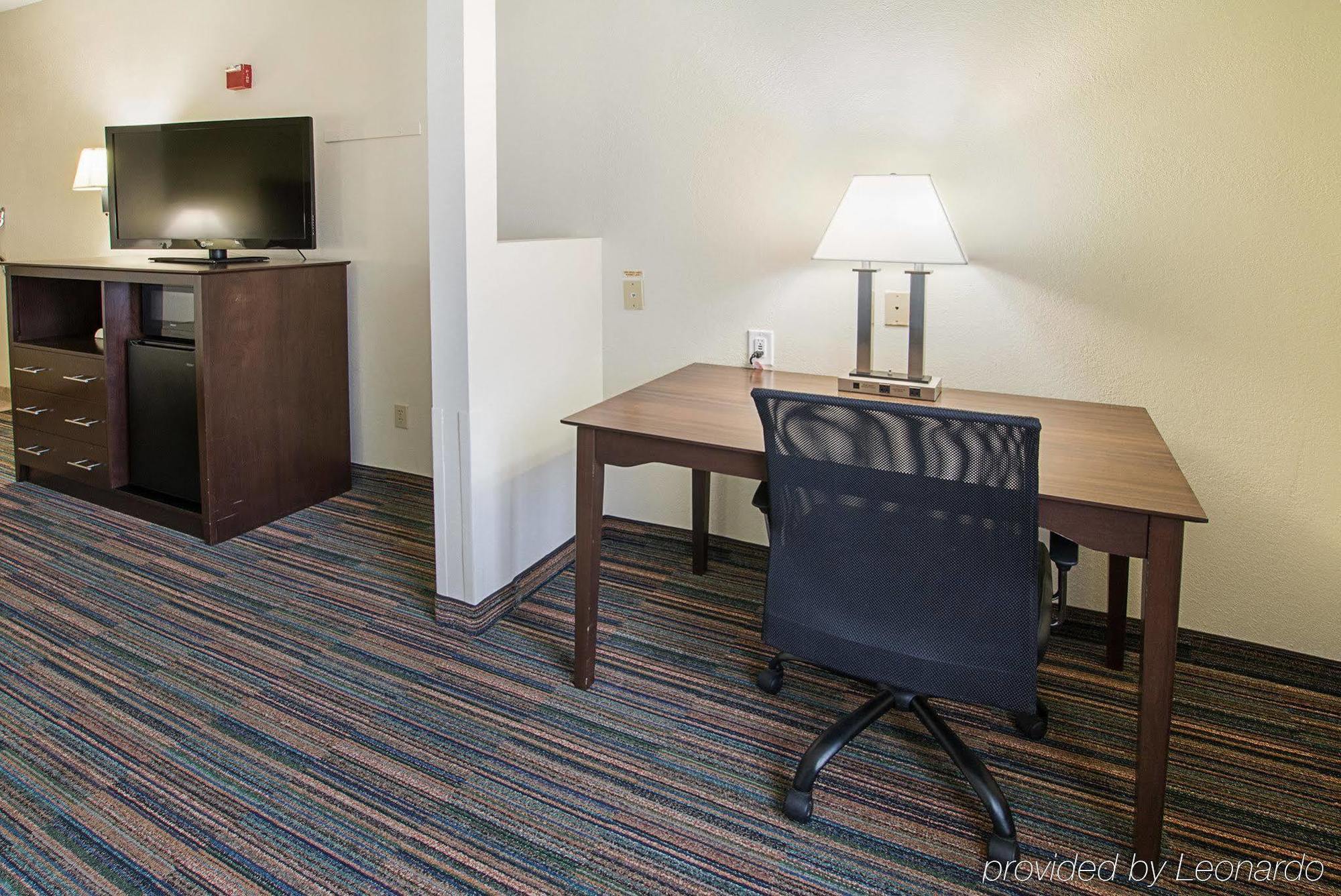 Quality Suites Temple Ngoại thất bức ảnh